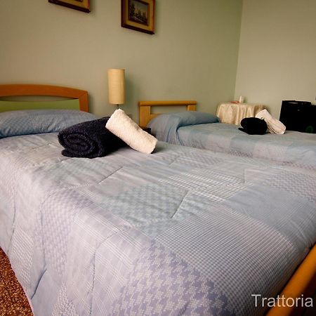 Affittacamere Trattoria Del Cristo Ospedaletto Lodigiano الغرفة الصورة